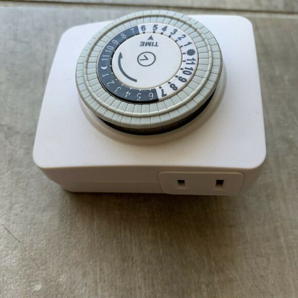 INTERTEK 24-Hour Indoor Timer Programmable Mechanical Pin Timer TESTED WORKS!!!! - Picture 2 of 4